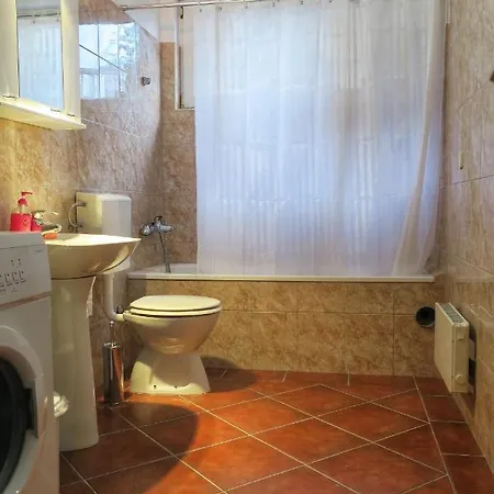 Casa Blanca Apartment *