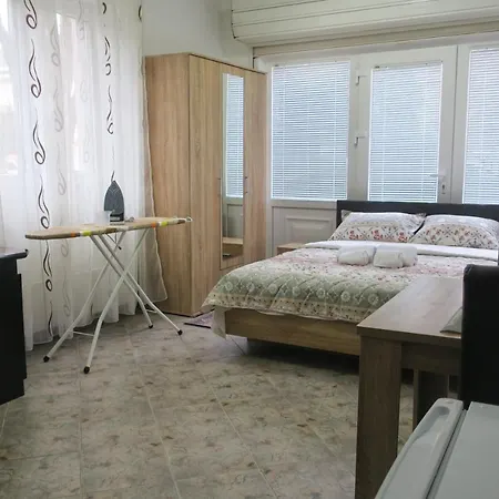 Casa Blanca Apartment *
